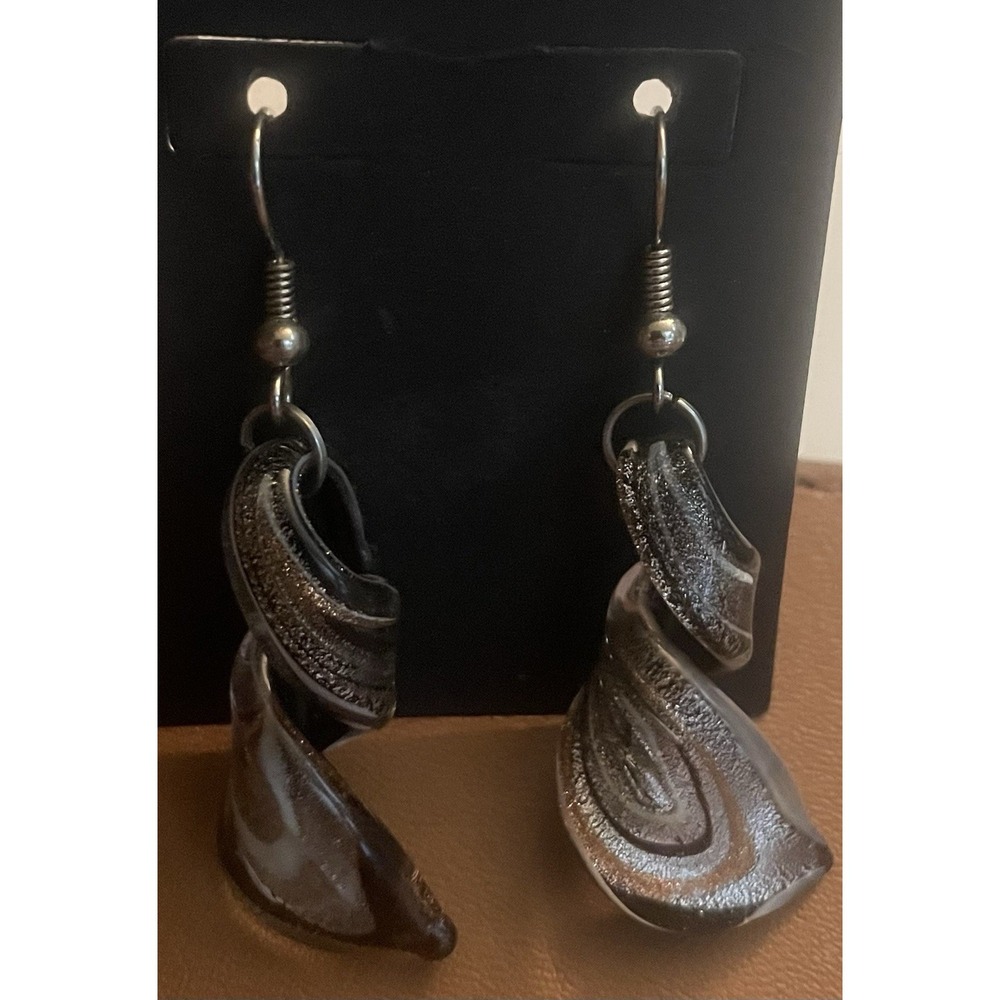 Merishopp Glass Spiral Black & Silver Dangle Fish Hook Earrings